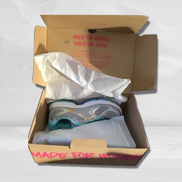 Ryka “Made For Women” Size 6 Walking Shoe. Brand New in the Box. - Picture 3 of 3